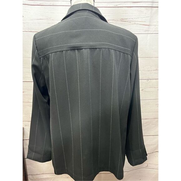 Dressbarn size 12 black with white‎ pinstripes button down blouse - 2590 - Picture 2 of 3